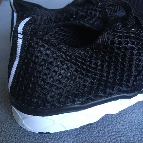 Boys Water Shoes - Picture 8 of 12